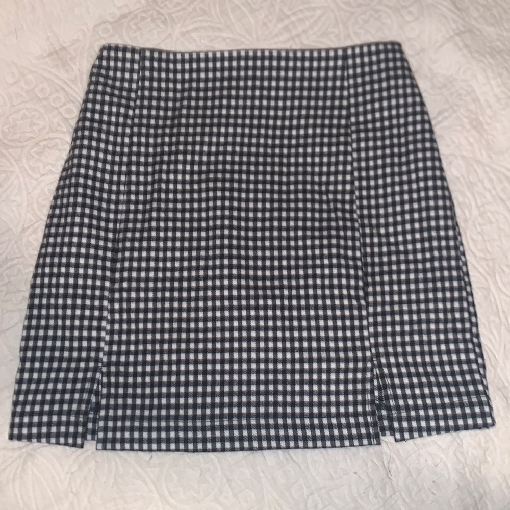 black and white gingham mini skirt two slits zipper size 1 never worn